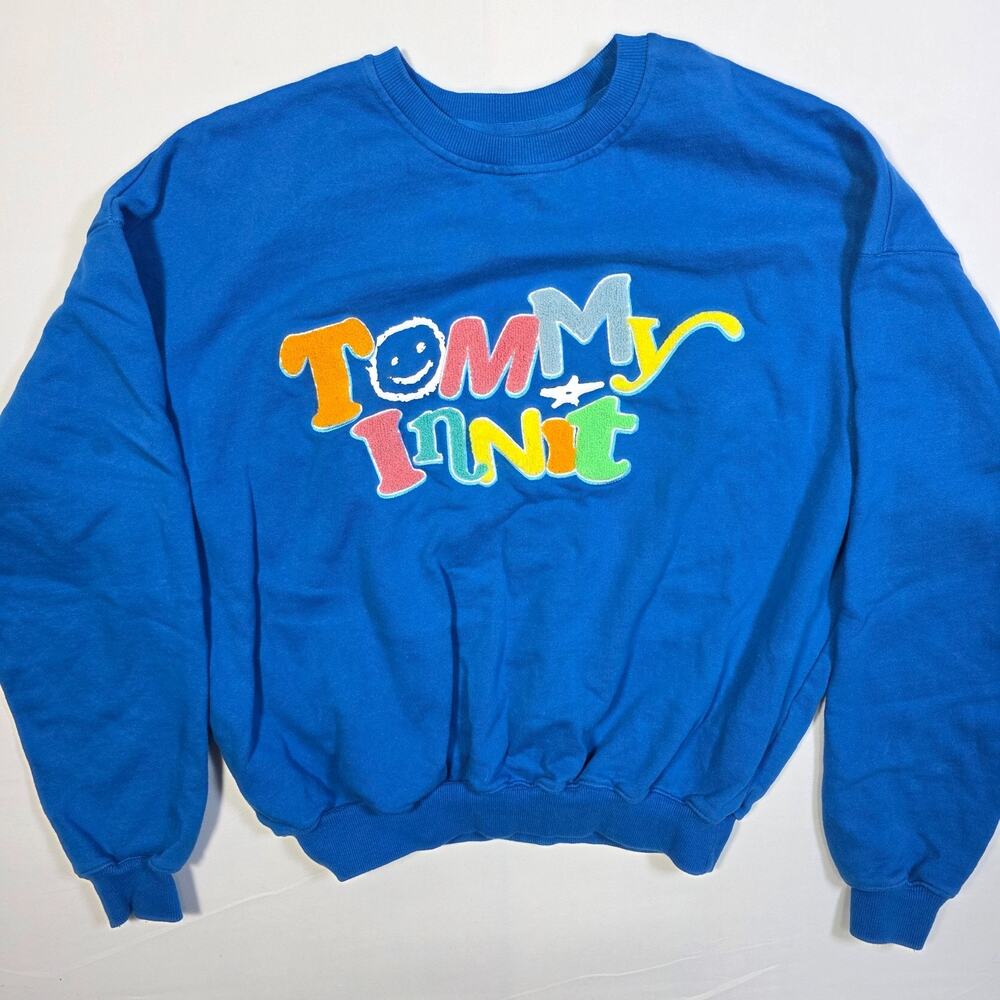 TommyInnit Blue Graphic Logo Embroidered Fleece Crewneck Pullover Sweatshirt M